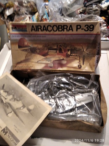 Monogram aircobra p 39 - monogram, p-39-