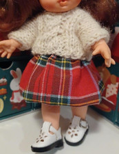 Maglioncino, gonna e scarpine