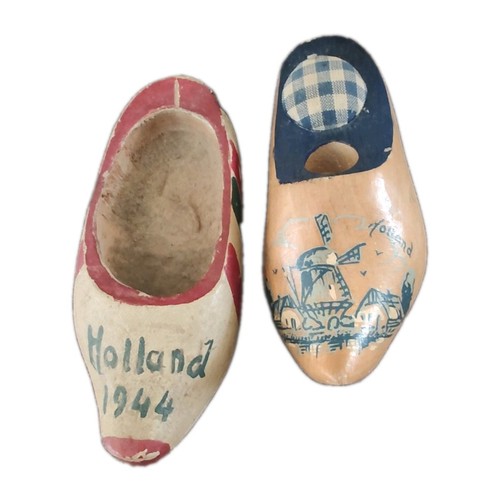 Vintage 1944 holland wooden - 1944,