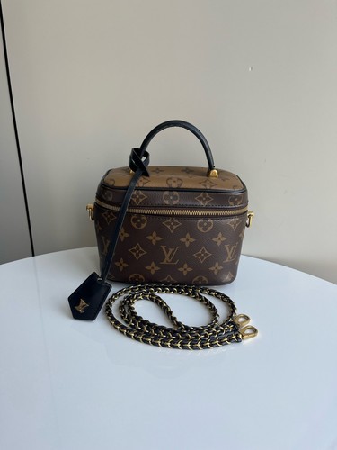 Louis vuitton cosmetic - louis,