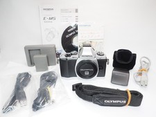 Olympus OM-D E-M5 corpo fotocamera mirrorless con 615 scatti 543124