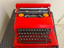 Macchina da scrivere Olivetti Valentine