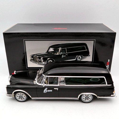 Schuco 600 carro - 1/18,