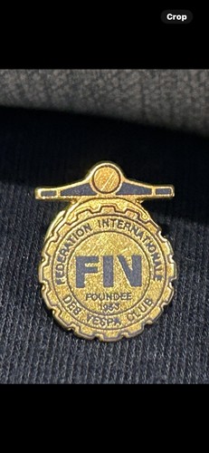 Vespa pin badge - vespa,