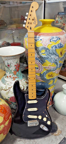 Chitarra elettrica squier - squier, by