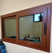 Finestra scorrevole effetto legno