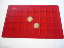 UN VASSOIO GRANDE IN COLORE ROSSO PER 40 MONETE 2 EURO IN CAPSULE