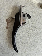 MANIGLIA CON CHIAVE BECCO