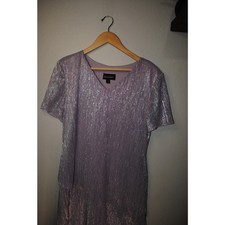 Abito da chiesa viola lucido