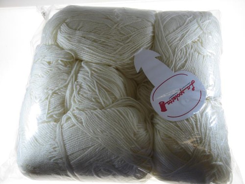 Gomitoli 100 acrilico - gomitoli,