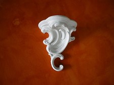 MENSOLA IN GESSO H.29 - L.24 - P.19 cm.   KB 026 CAPITELLO ARREDO INTERNO