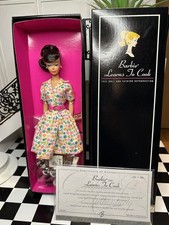 Barbie Learns to cook brunette