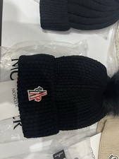 Cappello Lana Con Ponpon