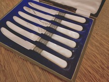 ART DECO Vintage Gift Cased Set 6 x Mother of Pearl Handle TEA / BUTTER CUTLERY