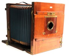 Antica grande macchina fotografica pieghevole tedesca da viaggio in legno 18 x 24 cm Alb Glock e Cie. Kar