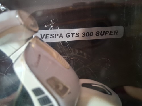Modellino vespa gts 300super - modellino,