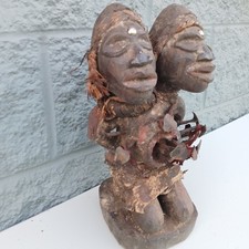 Figura in ginocchio Nkisi a