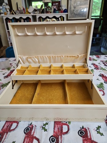 Mele vintage jewelry box 2 - vintage,