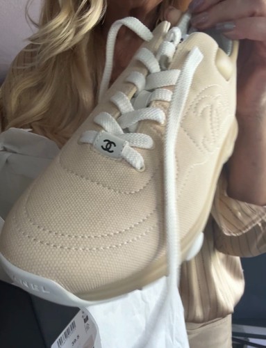 Sneakers chanel logo - logo, beige