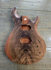 Corpo chitarra figurato - corpo, noce