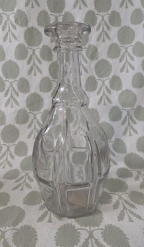 Antico decanter per bottiglie