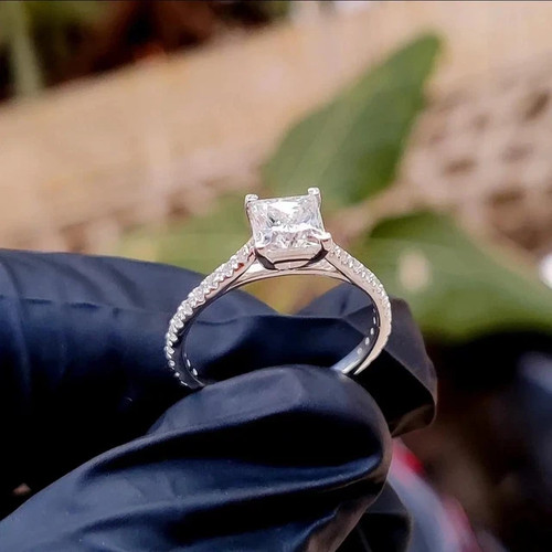 Anello donna solitario