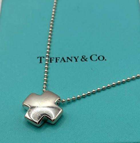 Collana con ciondolo croce