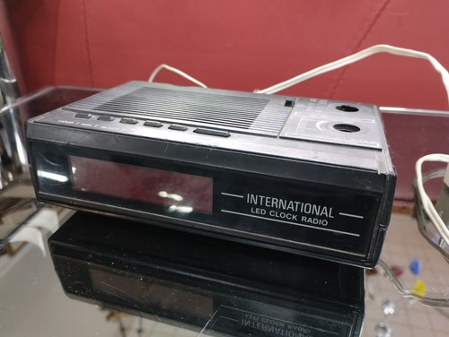 Radio sveglia vintage led - radio,