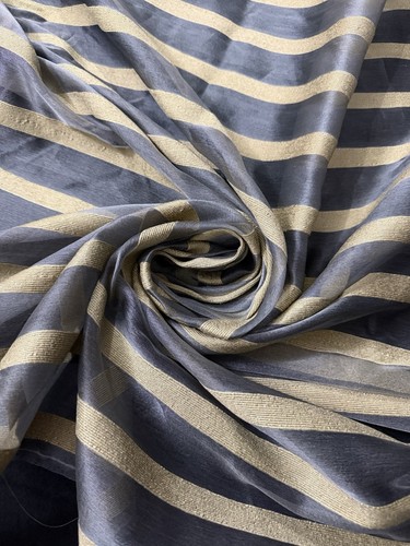 Tessuto organza ricamo strisce