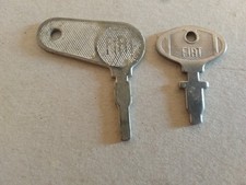 FIAT  CHIAVI AUTO D'EPOCA  ORIGINALI      IN METALLO    2