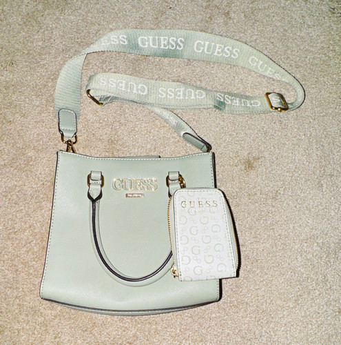 Guess green medium - medium, handle