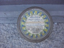 vecchia scatolina in latta