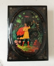 RAFFINATA SCATOLA RUSSA IN