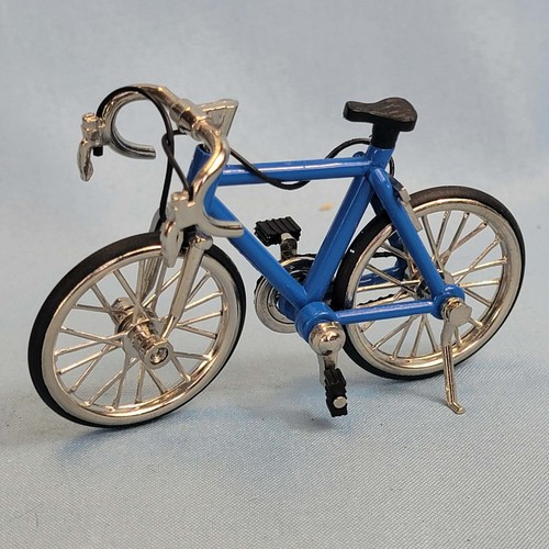 Modellino bicicletta blu