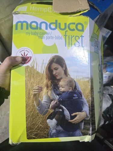 Manduca first marsupio - first,