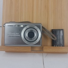 Casio EXILIM EX-Z75 7.2 MP Digital Camera + Batteria perfettamente funzionante 