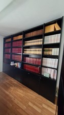 Elegante libreria in legno