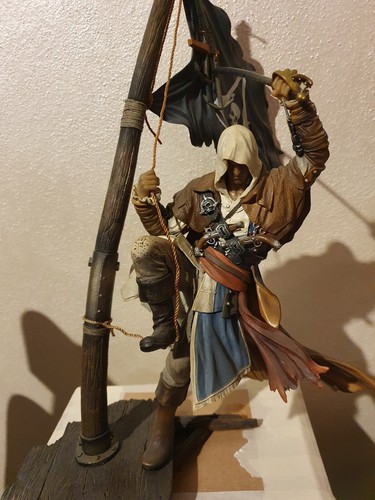 Statua assassin creed iv - statua,