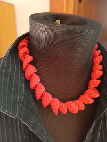 Collana uncinetto corallo - collana,