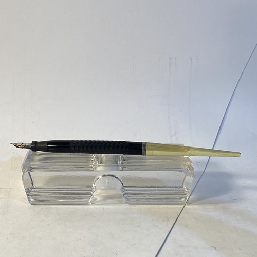 Penna stilografica universale
