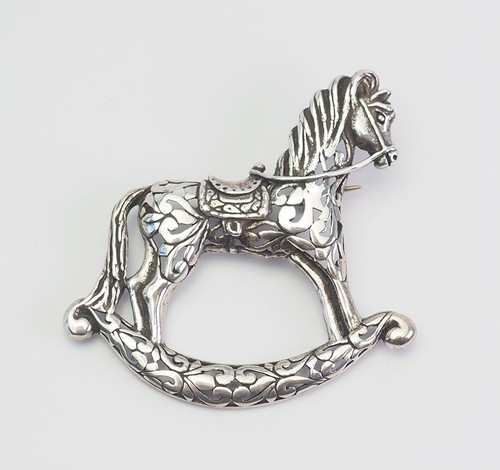 Spilla forma cavallo a - spilla,