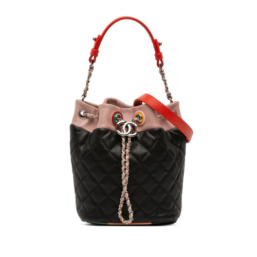Chanel matelassé cuir - cc,