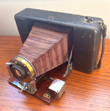 Antica macchina fotografica