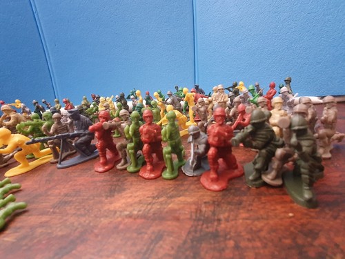 Bundle 153 plastic toy - 153,