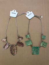 2 COLLANE GIROCOLLO METALLO LACCATO COLORI VERDE E RAME BIGIOTTERIA CM 50