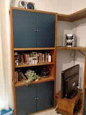 mobile soggiorno usato. Disposizione ad angolo. Colore noce e blu. Ottimo stato