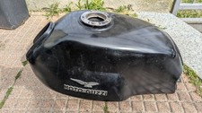 Moto Guzzi V7 Stone, Serbatoio
