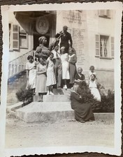 Rara Foto (cm 10,5x8,5) FOBELLO VERCELLI - Amici al monumento caduti - anni '30