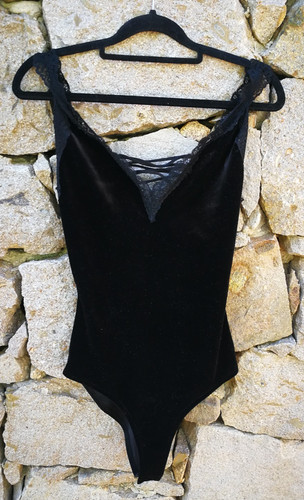 Bershka black velvet lace - black,