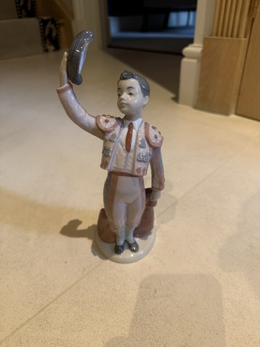 Figurina lladro little - figurina, matador
